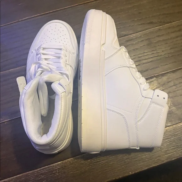 Pretty little thing White High-Top Sneakers - Classic Athletic Style - Picture 4 of 8